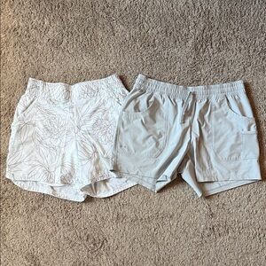 Women’s Columbia White Floral and Light Gray Shorts Bundle Size L